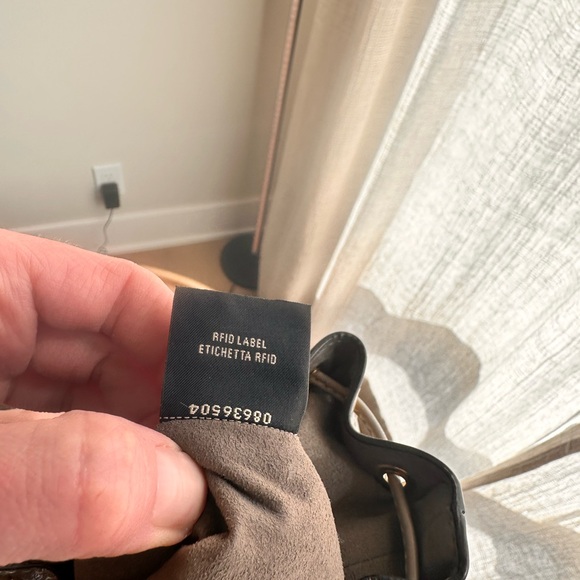 Fendi Mon Trésor leather bucket bag Dove Grey - Picture 9 of 12